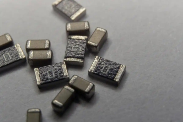 沿海鹽霧腐蝕：貼片電阻抗硫化性能與密封封裝工藝的協(xié)同優(yōu)化