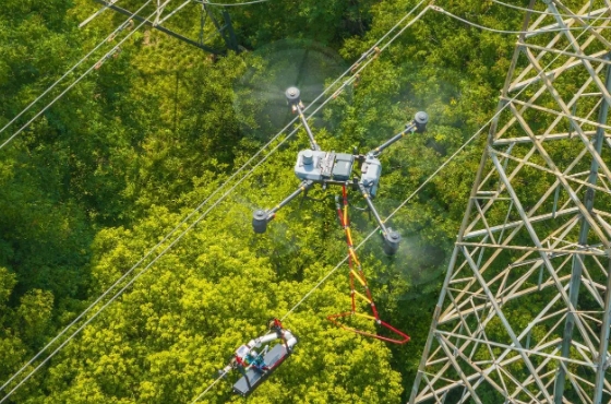 高壓電塔無人機